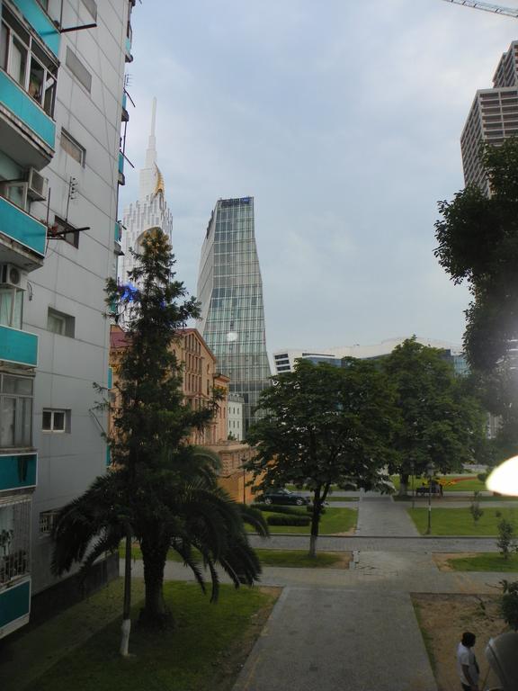 Apartment Rusudan Батуми Стая снимка