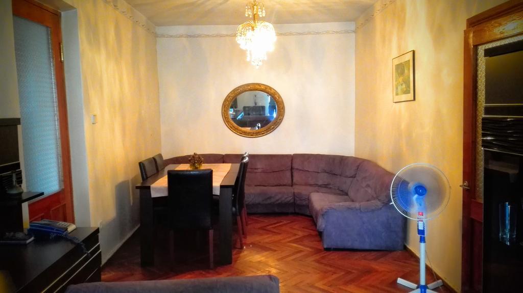 Apartment Rusudan Батуми Екстериор снимка